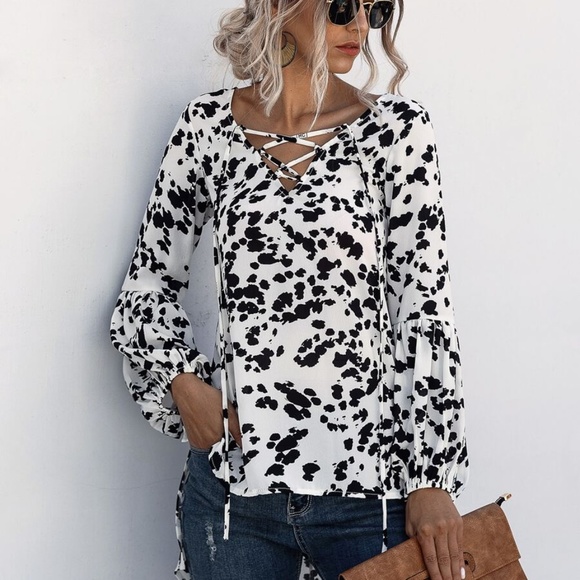 Print Lace up Long Sleeve hi lo blouse - Picture 3 of 7